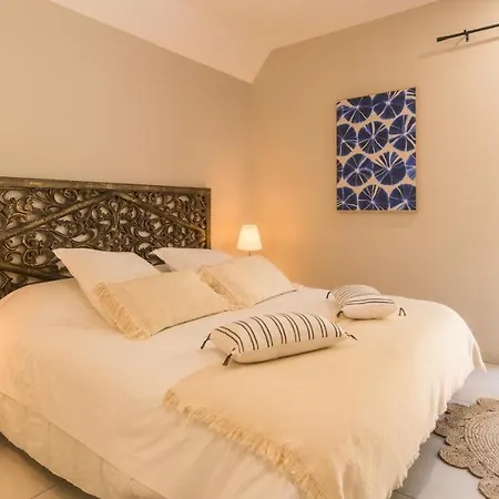 Belle Vue Avec Jacuzzi Privatif Villa *